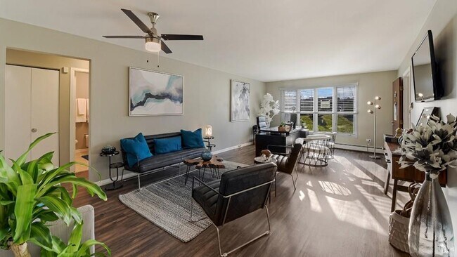 Foto del edificio - The Clarendon Apartment Homes