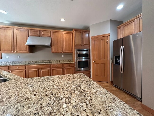 Building Photo - 1961 Nelson St