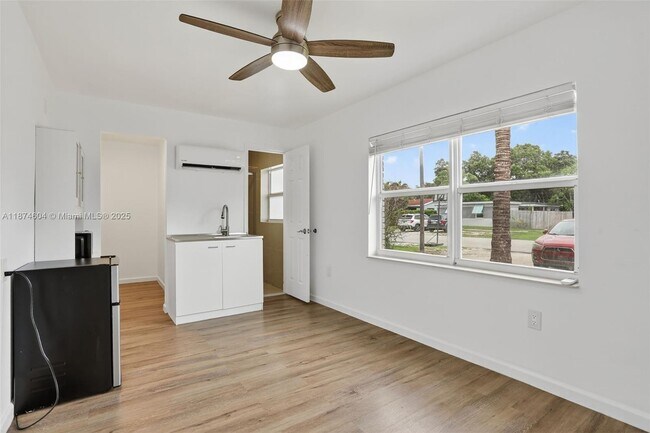 Foto del edificio - 920 SW 30th St
