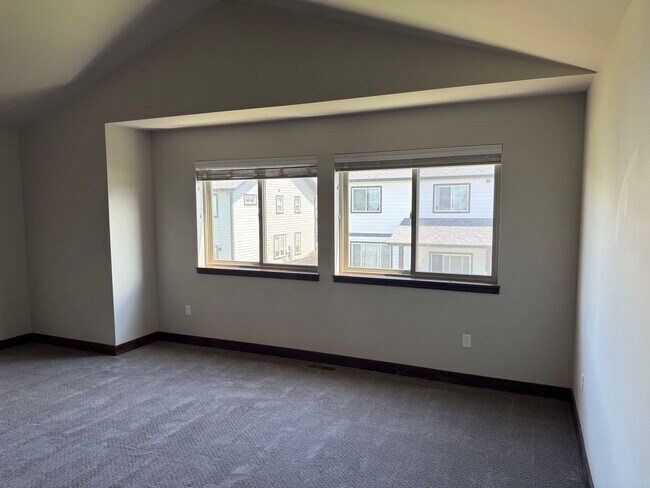 Building Photo - 1300 Westwood Cir