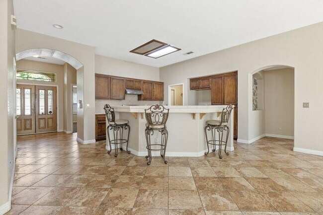Building Photo - 1059 Millbrae St