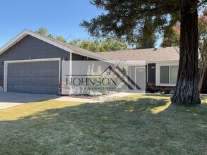 Building Photo - 15136 Cambridge Dr