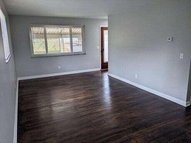 Building Photo - 4182 Ruckle Ave