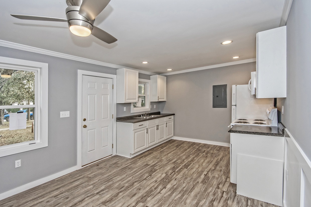 Photo - 1102 N Hillside Dr (Charleston, SC)