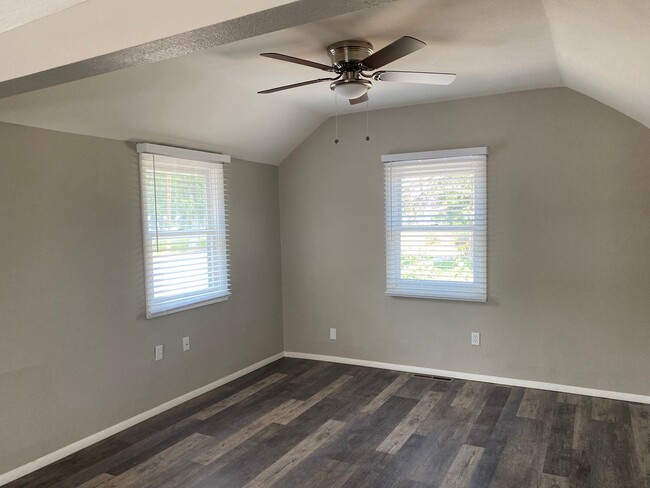 Building Photo - Adorable 1 bedroom remodeled home! Availab...