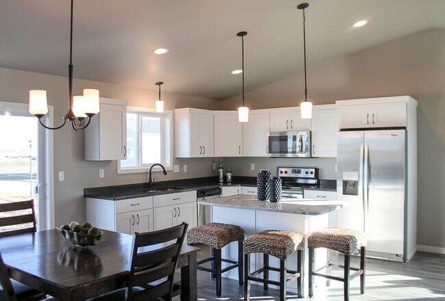 Foto del edificio - 4 Bed 3 Bath Single Family Home