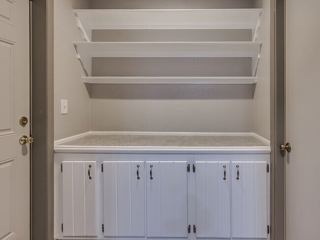 Foto del edificio - 2002 Vanessa Dr