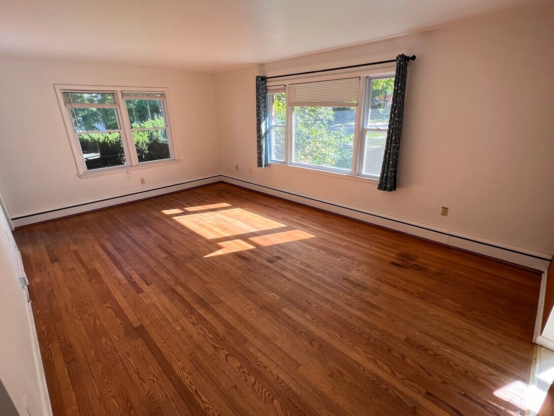 Foto principal - 1918 Madison St