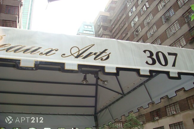 Building Photo - 307 E 44th St