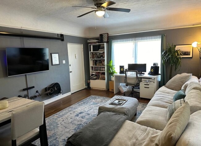 Building Photo - 409 N Curson Ave