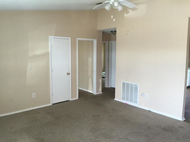 Building Photo - 855 Meadowlark Cir