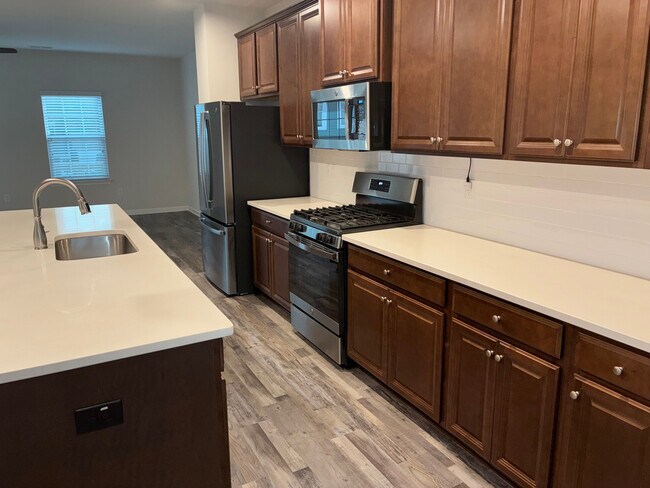 Foto del edificio - Room in Townhome on Excelsior Grand Ave
