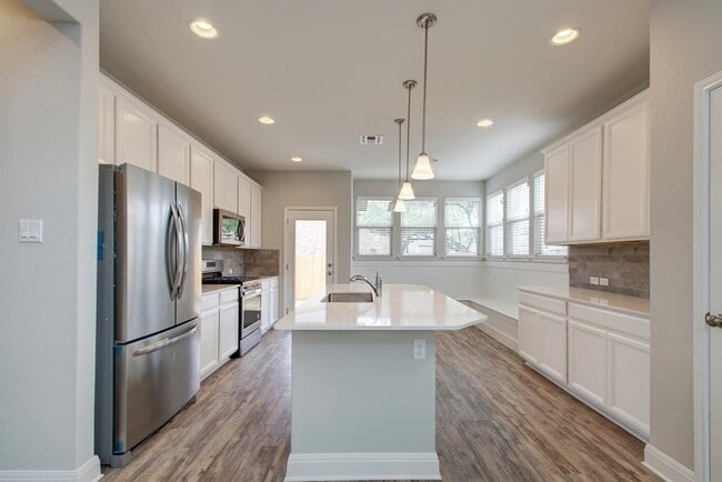 Foto del edificio - 1051 Kenney Fort Crossing