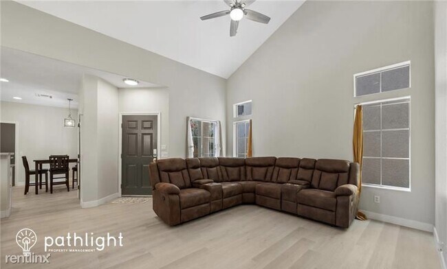 Foto del edificio - 3 br, 3 bath House - 7877 Wildebeest Court...