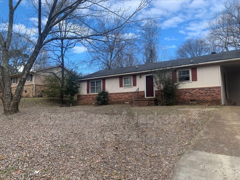 Primary Photo - 175 Hopper Barker Rd