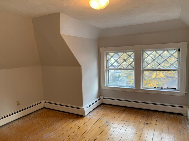 Queen size Bedroom Side 1 - 15 Wollaston Ave