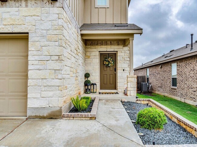 Building Photo - 624 Pepperbark Loop