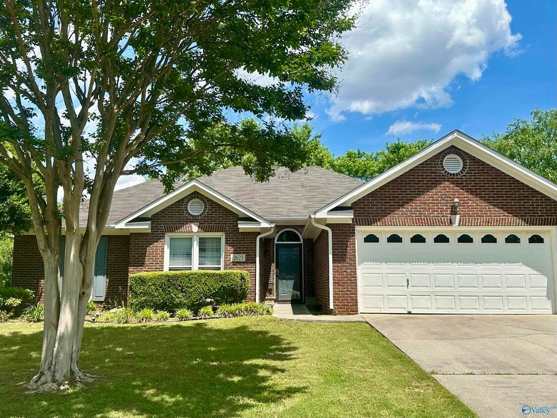 Primary Photo - 2623 Quarter Ln SE