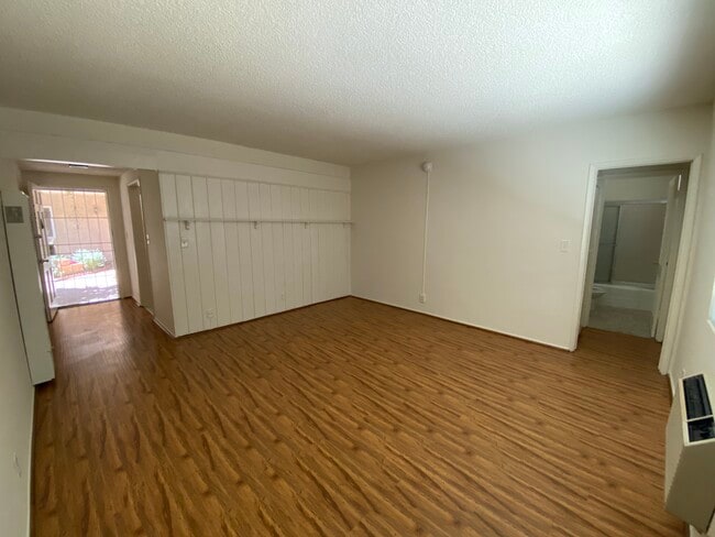 Building Photo - 20336 Cohasset St