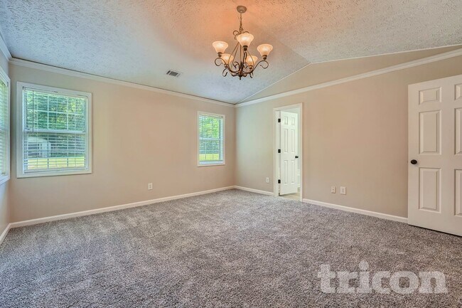 Foto del edificio - 4031 Daylily Way