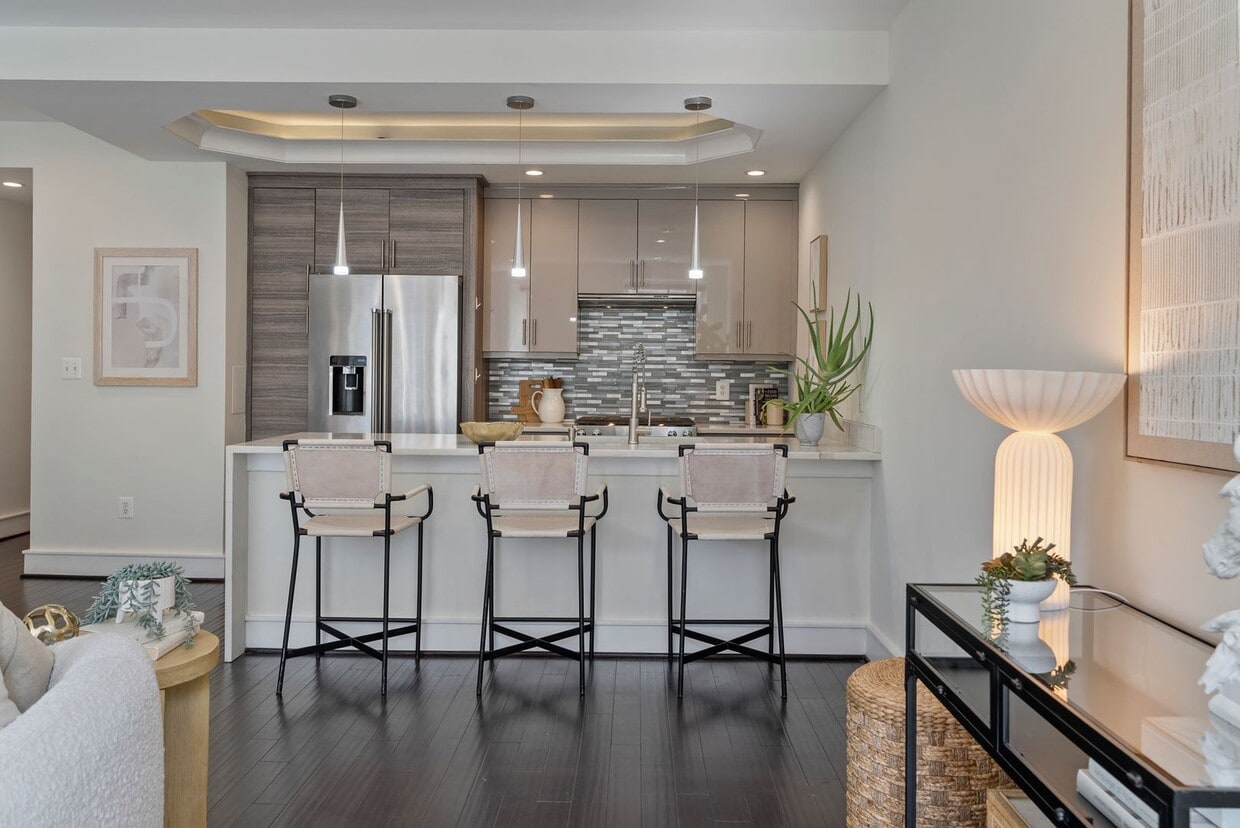 Foto principal - Bright One Bedroom plus Den near Metro in ...