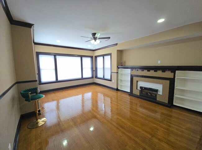 Foto del edificio - 7747 S Cornell Ave