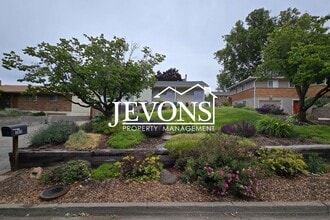 Building Photo - 305 N 28th Ave