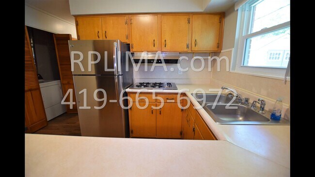 Foto del edificio - 1706 Latham Ave