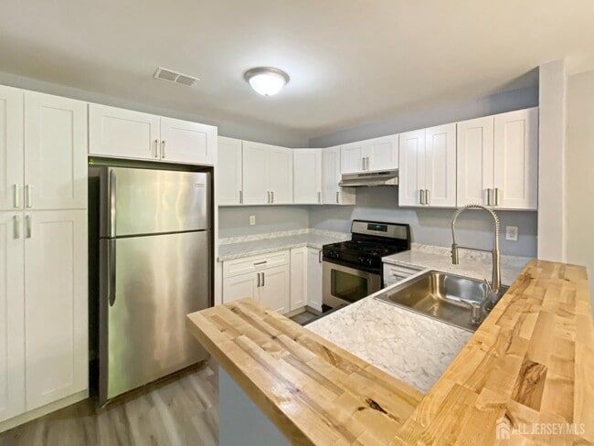 Foto del edificio - 5062 Beech Ct