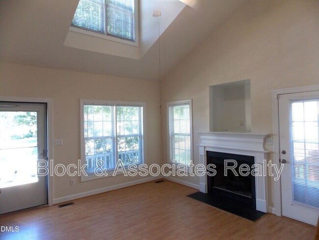 Building Photo - 2701 Sterling Park Dr