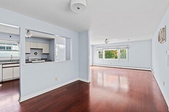 Building Photo - 407 Manila Ave