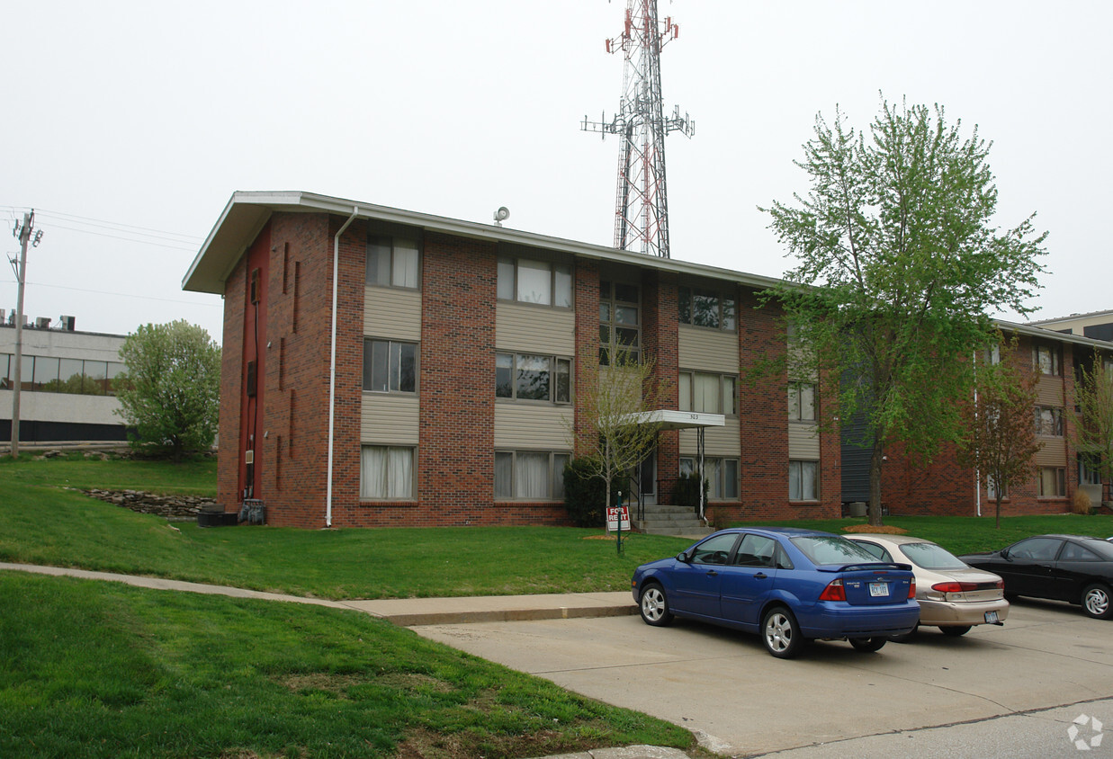 Primary Photo - SEDLAK APARTMENTS