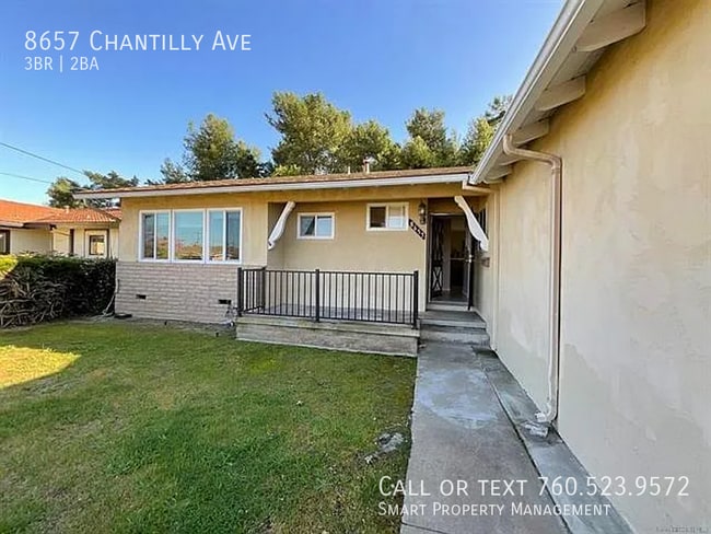 Foto del edificio - 8657 Chantilly Ave