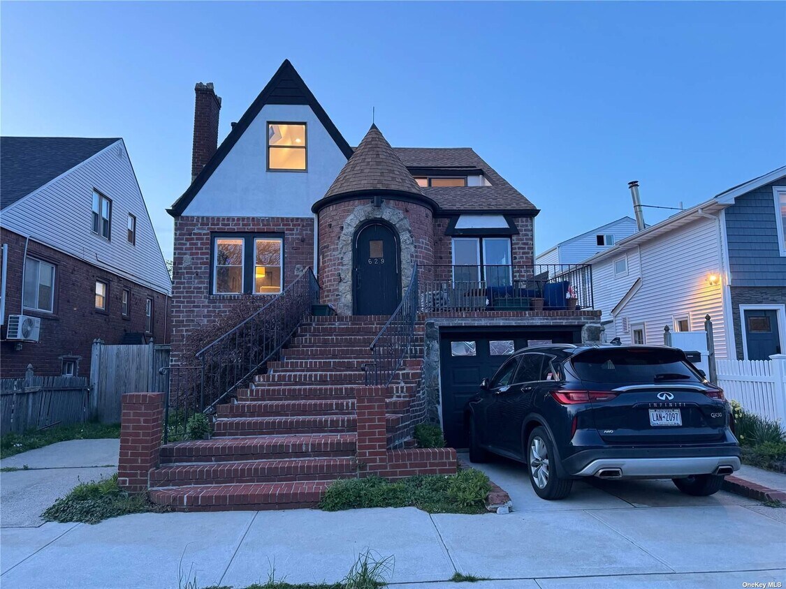 629 E Olive St, Long Beach, NY 11561 House Rental in Long Beach, NY