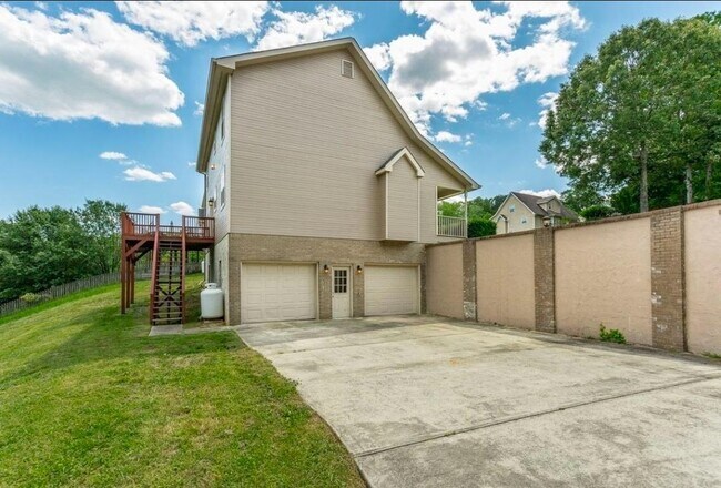 Building Photo - 9729 Autumn View Cir