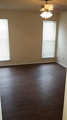 Foto del edificio - 1702 Nueces Dr