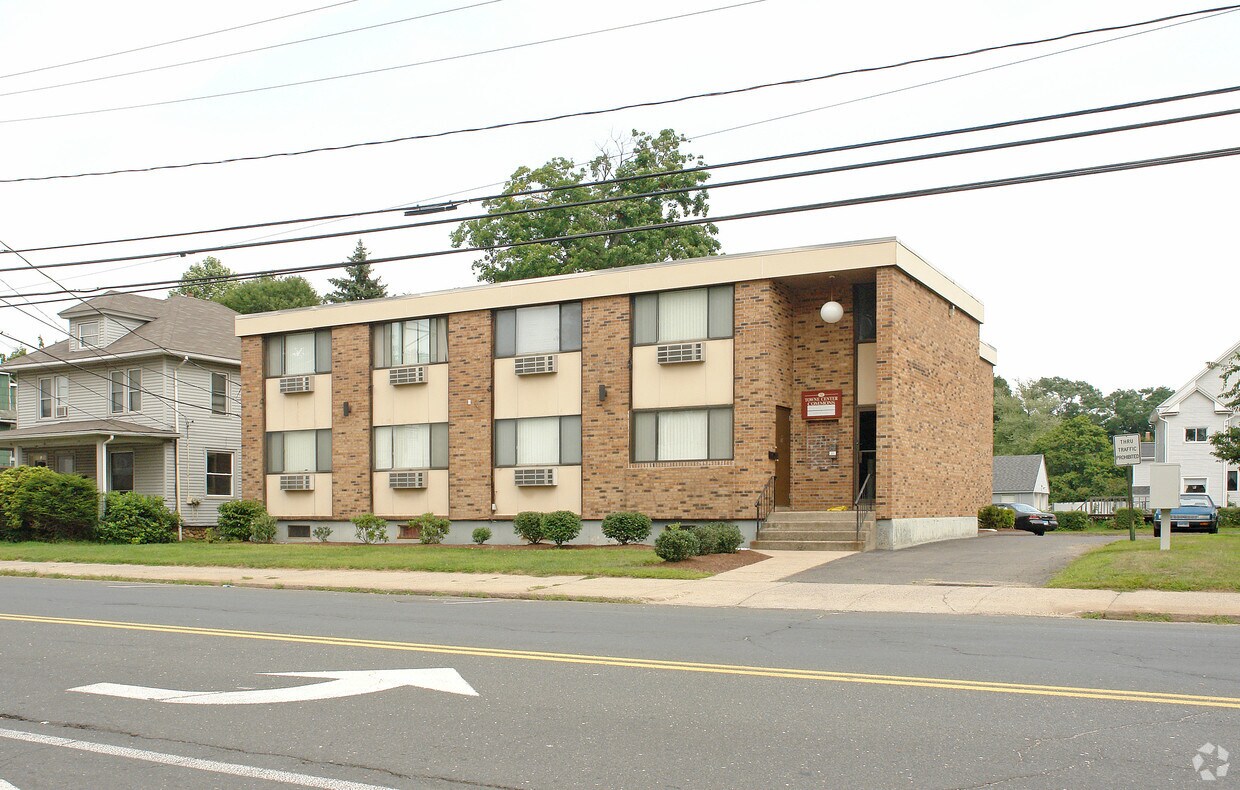 72 Whiting St, Plainville, CT 06062 Apartments in Plainville, CT