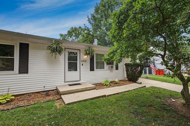 Foto del edificio - 2412 Southwood Dr