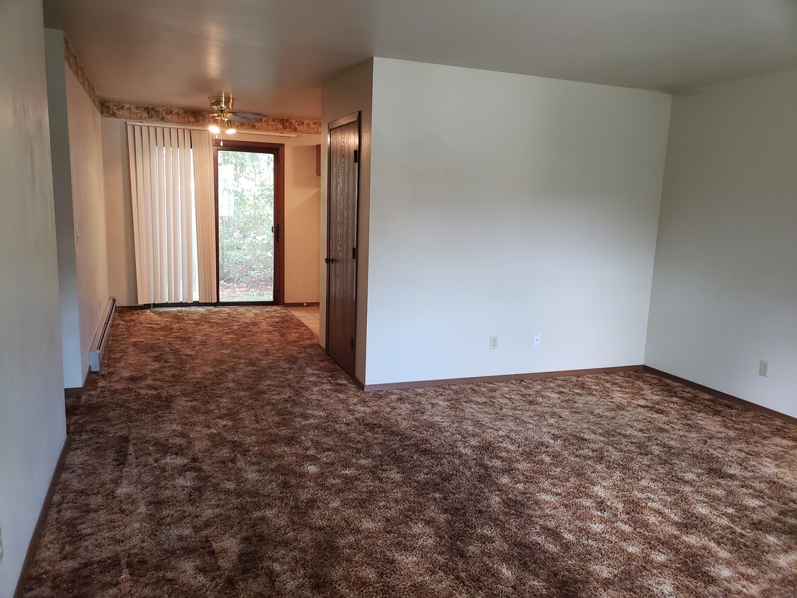 Primary Photo - 800 Whiting Ave