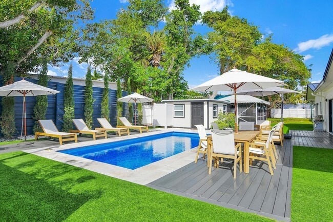 Photo - 3210 Palm Dr House