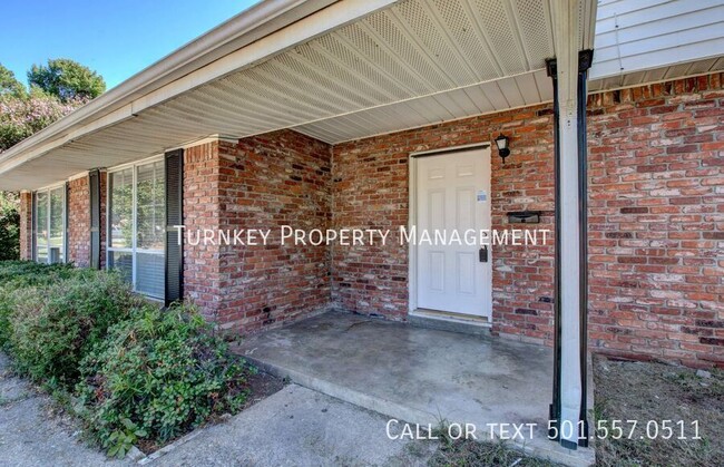 Building Photo - 7 Fairbrook Dr