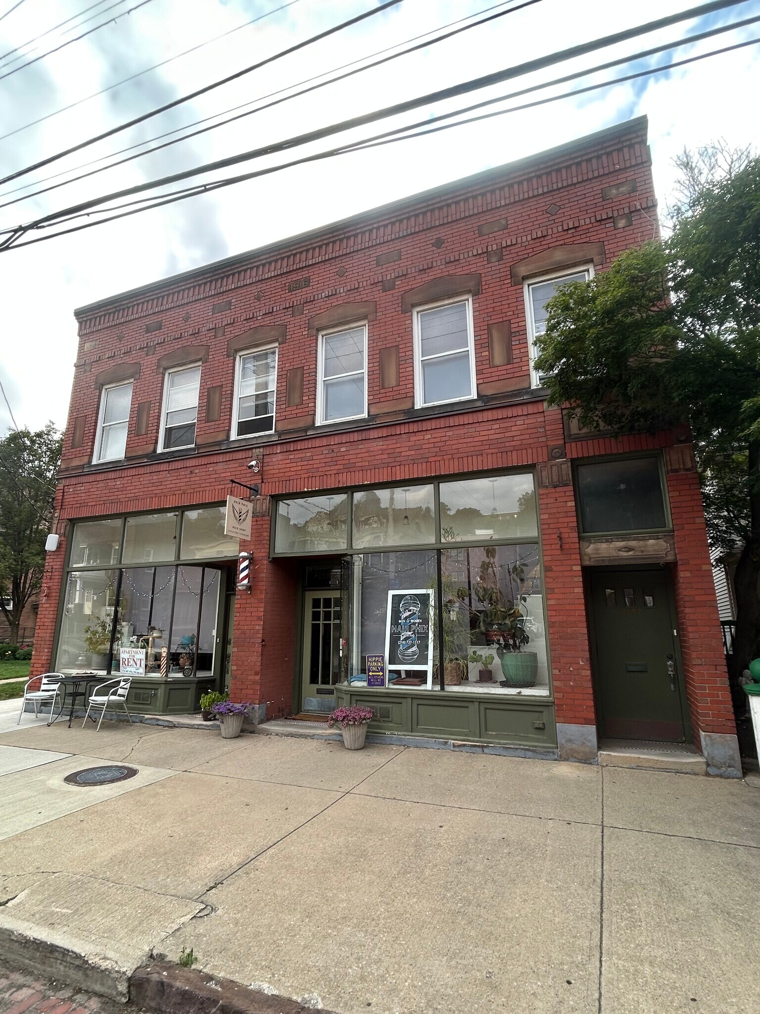 2094 Murray Hill Rd Cleveland, OH 44106 – photo 2
