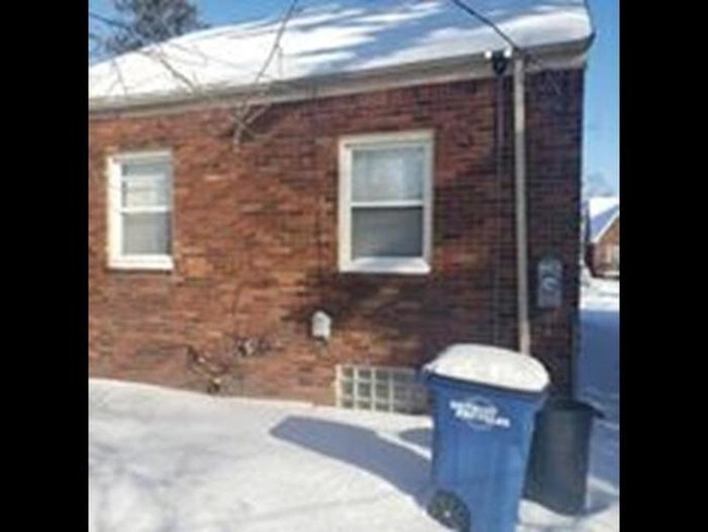 Building Photo - 18709 San Juan Dr