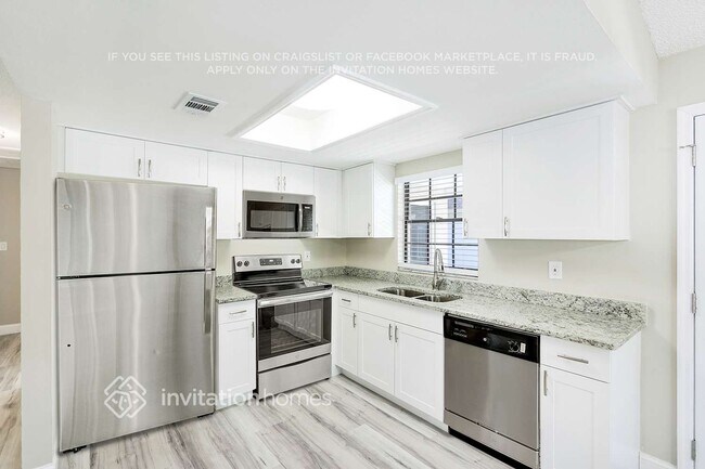 Building Photo - 6330 S Selbourne Ave