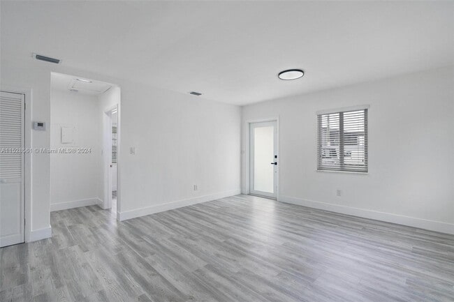 Building Photo - 3627 NW 23rd Ave