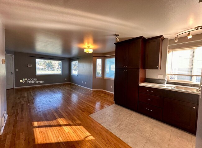 Foto del edificio - 537 NE Ellis Way