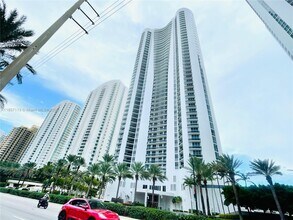 Building Photo - 16001 Collins Ave