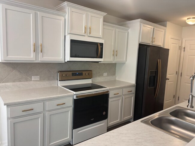 Building Photo - Pristine, Move In ready home in the Berryh...