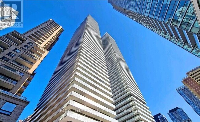 Photo du bâtiment - 50 Charles St E