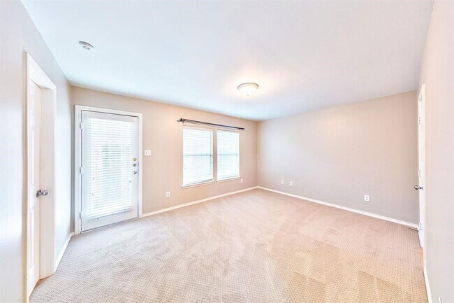 Foto del edificio - 1247 W 17th St